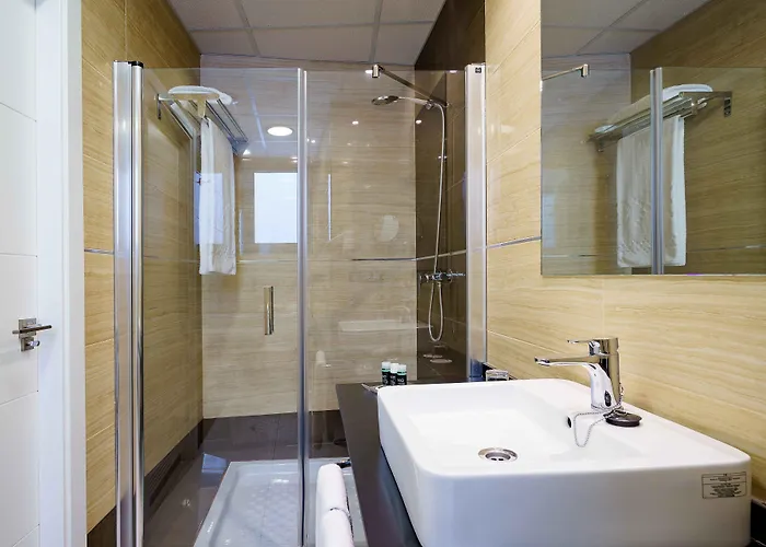 إكس مالاغا موسيوس فندق