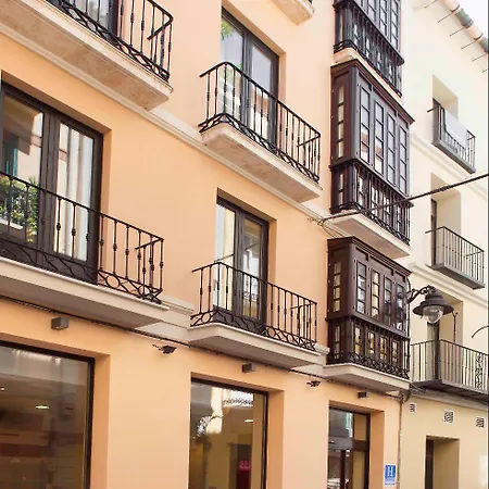 Dorma Museos فندق